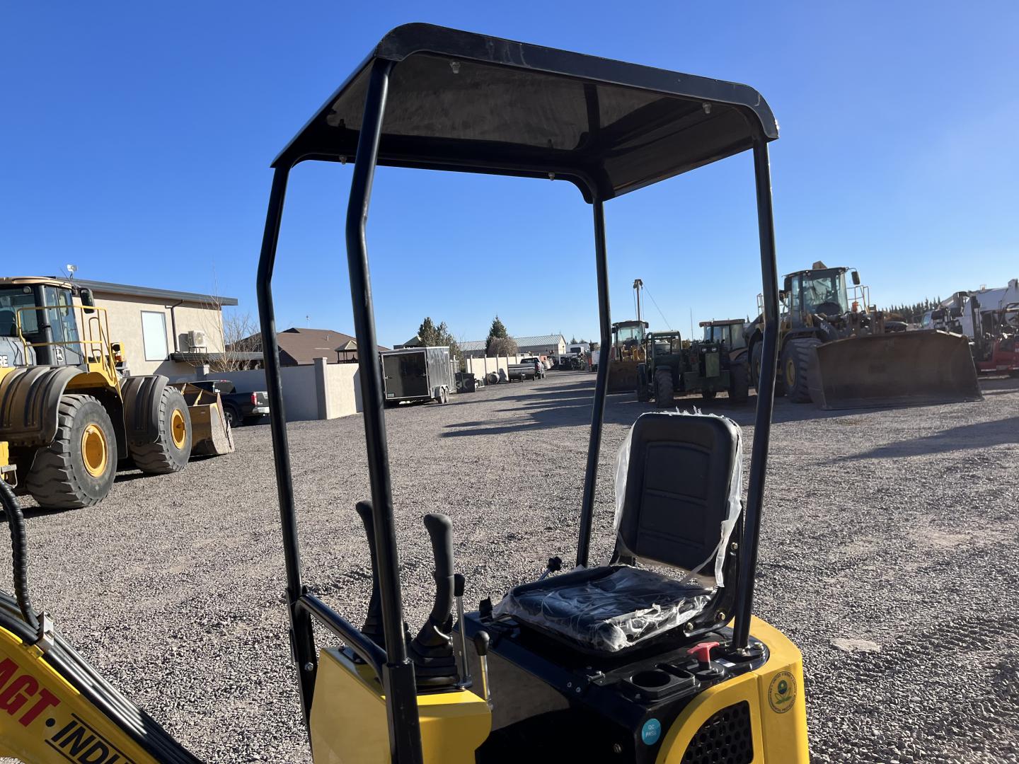 ./imagenes/INVOICE/2019/17383/MINIEXCAVADORA AGROTK QH12 (27).JPG